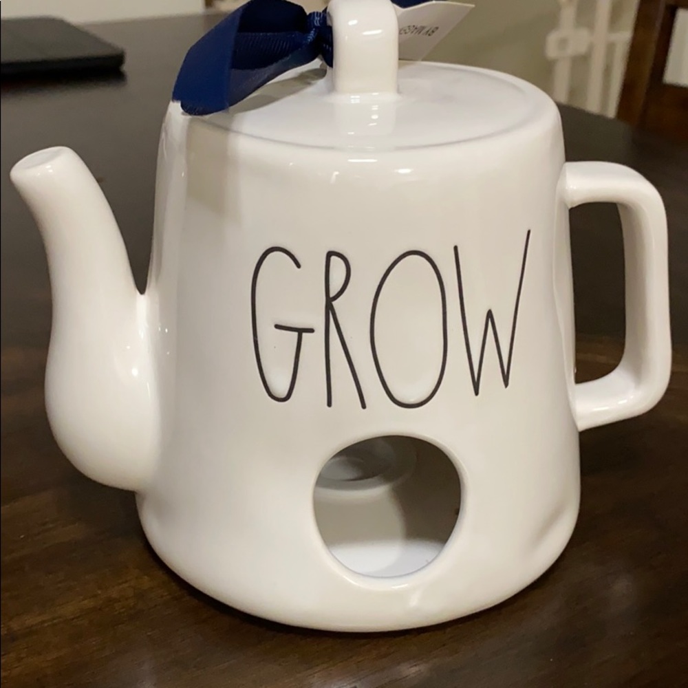 SALE 🔥Rae Dunn “Grow” kettle NWT